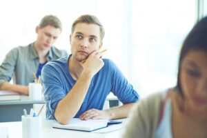 Wie viele Theoriefragen gibt es? Anzahl der Theoriefragen für die Führerscheinprüfung