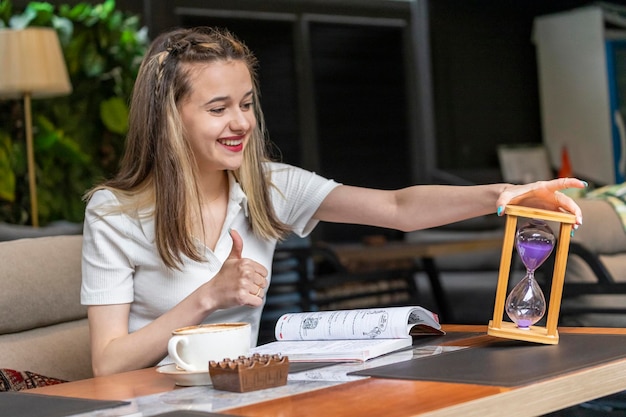 Wie lange dauert eine Bachelorarbeit? Zeitaufwand und Planung einer Bachelorarbeit